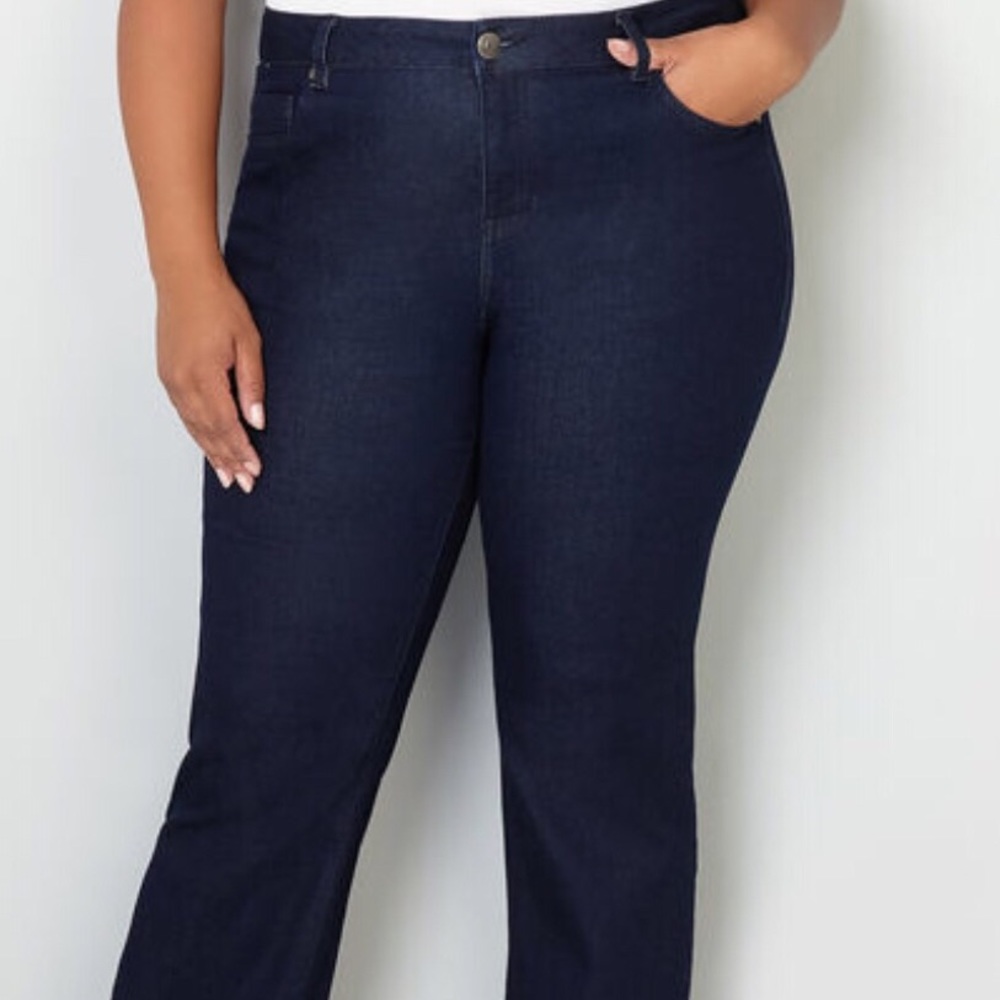 🌷SALE🌷Avenue Denim Bootcut Jean NWT